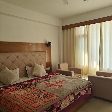 Santosh Cafe & Rooms Αμριτσάρ Εξωτερικό φωτογραφία